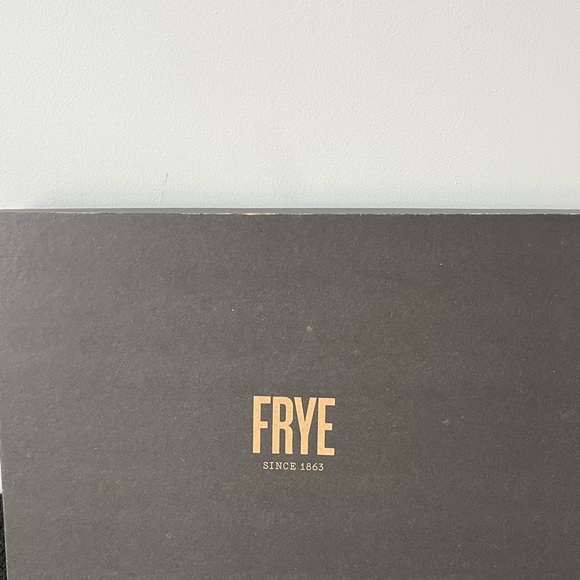 Frye Boxed Beanie & Card Case Gift Set - Picture 2 of 11